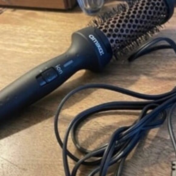 Amika Blowout Babe Thermal Brush GENTLY USED - Picture 4 of 4